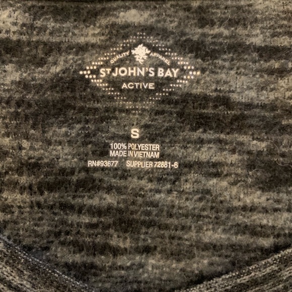 St. John’s Bay V-Neck Size Small Fleece Top in Grey - Picture 3 of 5